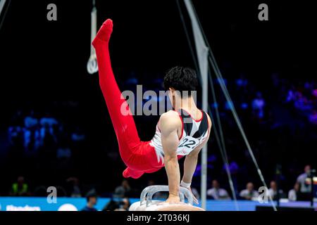 Anvers, Belgique. 3 octobre 2023. Daiki Hashimoto (JPN) sur le cheval pommeau lors de la 52e finale par équipe masculine des Championnats du monde FIG 2023 de gymnastique artistique au Sportpaleis à Anvers, Belgique. (Daniela Porcelli/SPP) crédit : SPP Sport Press photo. /Alamy Live News Banque D'Images