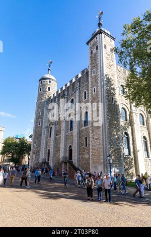 Tour Blanche la partie centrale du château de la Tour de Londres, construite par Guillaume le Conquérant, site du patrimoine mondial, Londres, Angleterre, Royaume-Uni, 2023 Banque D'Images