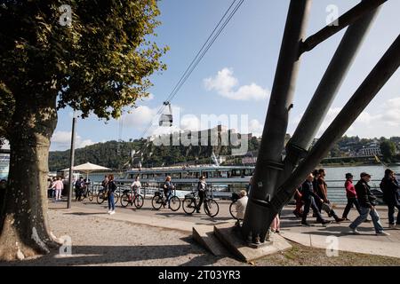 30.09.2023. Koblenz. Preußische Befestigungsanlage aus dem 16. JH. Die Festung Ehrenbreitstein ist die zweitgrößte noch erhaltene Festung Europas und thront 118 mètre über dem Rhein. Zu Fuß oder mit der Seilbahn zu erreichen. Koblenz Rheinland-Pfalz Deutschland *** 30 09 2023 Koblenz Forteresse prussienne du 16e siècle la Forteresse d'Ehrenbreitstein est la deuxième plus grande forteresse d'Europe et se dresse à 118 mètres au-dessus du Rhin. Crédit : Imago/Alamy Live News Banque D'Images