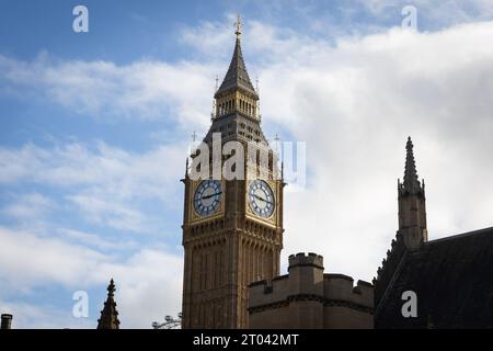 Londres, Royaume-Uni. 13 septembre 2023. Vue générale du Palais de Westminster à Londres. Un chercheur au Parlement britannique a été arrêté en vertu de la loi sur les secrets officiels, en relation avec des allégations qu'il espionnait pour l'État chinois. (Photo Tejas Sandhu/SOPA Images/Sipa USA) crédit : SIPA USA/Alamy Live News Banque D'Images