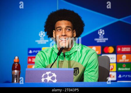 Madrid, Espagne. 03 octobre 2023. Axel Witsel (Atletico Madrid) lors de la conférence de presse la veille du match de football de Ligue des Champions contre Feyenoord le 03 octobre 2023 au stade Civitas Metropolitano à Madrid, Espagne crédit : Agence photo indépendante/Alamy Live News Banque D'Images