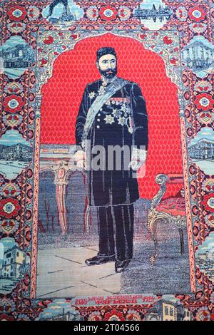 Un portrait officiel dans un tapis, textile. Au manoir de Haji Zeynalabdin Taghiyev, au Musée National d'Histoire d'Azerbaïdjan. A Bakou, Azerbaij Banque D'Images