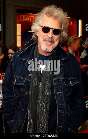 Wolfgang Niedecken BEI der Premiere des Dokumentarfilms Anselm - Das Rauschen der Zeit in der Lichtburg. Essen, 03.10.2023 *** Wolfgang Niedecken à la première du documentaire Anselm Das Rauschen der Zeit au Lichtburg Essen, 03 10 2023 Foto:XT.xSchröerx/xFuturexImagex anselm 3008 crédit : Imago/Alamy Live News Banque D'Images