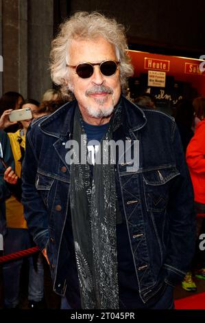 Wolfgang Niedecken BEI der Premiere des Dokumentarfilms Anselm - Das Rauschen der Zeit in der Lichtburg. Essen, 03.10.2023 *** Wolfgang Niedecken à la première du documentaire Anselm Das Rauschen der Zeit au Lichtburg Essen, 03 10 2023 Foto:XT.xSchröerx/xFuturexImagex anselm 3007 crédit : Imago/Alamy Live News Banque D'Images