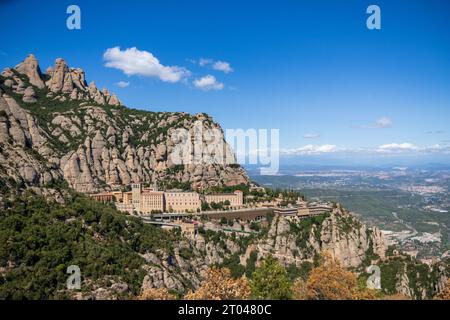 Une vue panoramique de l'abbaye de Santa Maria de Montserrat en Catalogne, Espagne Banque D'Images