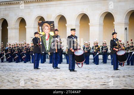 Paris, France. 03 octobre 2023. Ambiance lors d'un hommage national à la défunte historienne française et secrétaire perpétuelle de l'Académie française Hélène Carrere d'Encausse à l'Hôtel des Invalides à Paris, France le 3 octobre 2023. Photo Eric Tschaen/Pool/ABACAPRESS.COM crédit : Abaca Press/Alamy Live News Banque D'Images