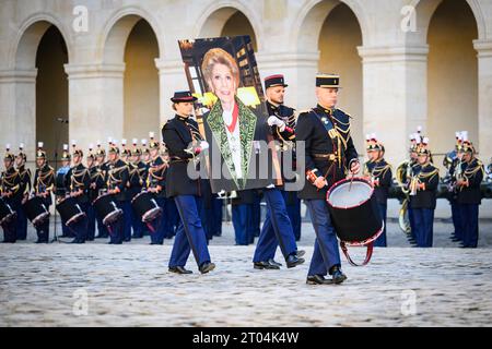 Paris, France. 03 octobre 2023. Ambiance lors d'un hommage national à la défunte historienne française et secrétaire perpétuelle de l'Académie française Hélène Carrere d'Encausse à l'Hôtel des Invalides à Paris, France le 3 octobre 2023. Photo Eric Tschaen/Pool/ABACAPRESS.COM crédit : Abaca Press/Alamy Live News Banque D'Images