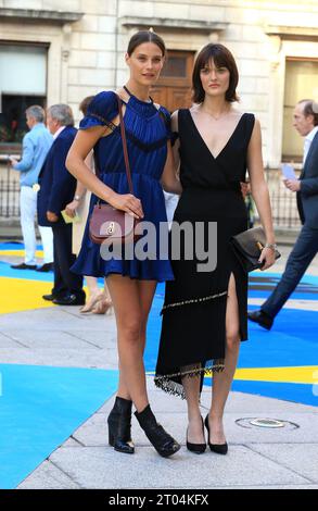Londres, Royaume-Uni. 06 juin 2018. Charlotte Wiggins (à gauche) et Sam Rollinson assistent à la présentation de l'exposition estivale de la Royal Academy of Arts 2018 à Londres. (Photo Fred Duval/SOPA Images/Sipa USA) crédit : SIPA USA/Alamy Live News Banque D'Images