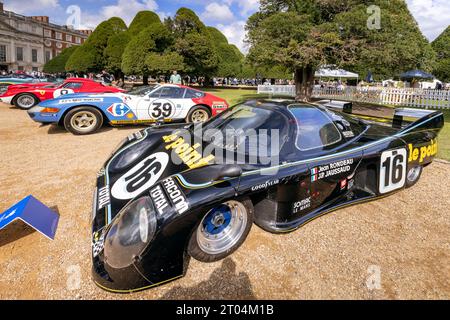 Le Mans Entries - Rondeau M379B 1979, Ferrari 365 GTB/4 Daytona 1972, Concours of Elegance 2023, Hampton court Palace, Londres, Royaume-Uni Banque D'Images