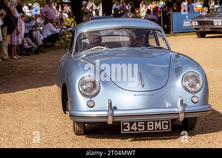 Porsche 356 Pre-A coupé 1954 by Reutter, Concours of Elegance 2023, Hampton court Palace, Londres, Royaume-Uni Banque D'Images