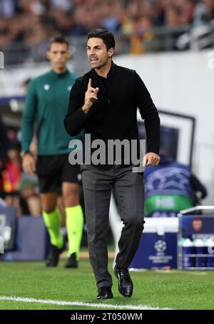 Lens, France, 3 octobre 2023. Mikel Arteta entraîneur d'Arsenal lors du match de l'UEFA Champions League à l'Estadio Bollaert Delelis, Lens. Le crédit photo devrait se lire : David Klein / Sportimage Banque D'Images