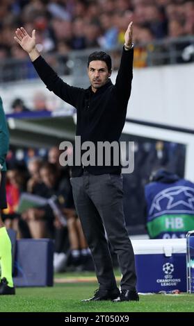 Lens, France, 3 octobre 2023. Mikel Arteta entraîneur d'Arsenal lors du match de l'UEFA Champions League à l'Estadio Bollaert Delelis, Lens. Le crédit photo devrait se lire : David Klein / Sportimage Banque D'Images