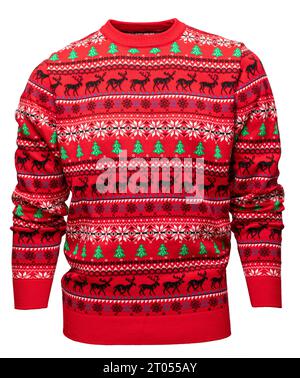 Pull à col ras du cou tricoté rouge de Noël (aka Ugly Sweater) sur un mannequin masculin creux isolé sur un fond blanc Banque D'Images