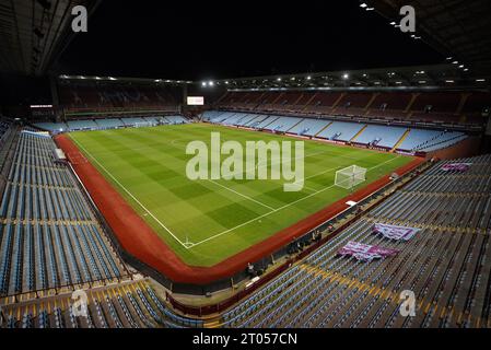 Photo de dossier datée du 13-01-2023 d'Une vue générale du terrain. Villa Park a accueilli trois matches de coupe du monde en 1966 et quatre matches lors de l'Euro 96. Un terrain de prédilection pour les demi-finales de la FA Cup – accueillant 55 – le stade devrait être réaménagé pour augmenter sa capacité à plus de 50 000 000 avant le tournoi. Date de publication : mercredi 4 octobre 2023. Banque D'Images