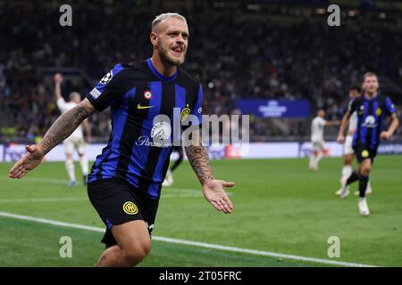 Milan, Italie. 03 octobre 2023. Federico DiMarco du FC Internazionale fait des gestes lors du match de l'UEFA Champions League entre FC Internazionale et SL Benfica au Stadio Giuseppe Meazza le 3 octobre 2023 à Milan, Italie . Crédit : Marco Canoniero/Alamy Live News Banque D'Images