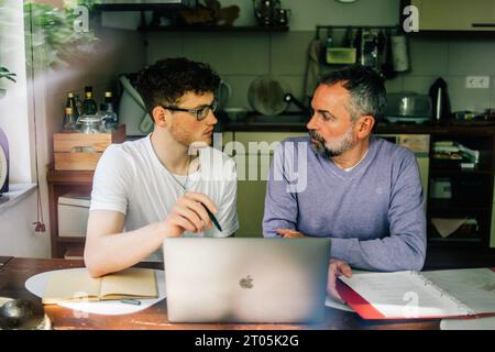 Berlin, Allemagne. 25 mai 2023. Si vous voulez vous concentrer sur le contenu de vos études, vous devez vous assurer que le financement de vos études est sécurisé. Crédit : Zacharie Scheurer/dpa-mag/dpa/Alamy Live News Banque D'Images