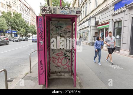 Vieille cabine téléphonique à Budapest Banque D'Images