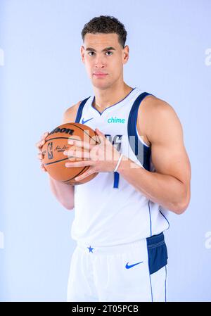 29 septembre 2023 : le centre des Mavericks de Dallas Dwight Powell #7 pose lors de la Dallas Mavericks Media Day qui s'est tenue à l'American Airlines Center à Dallas, TX Albert Pena / Cal Sport Media Banque D'Images