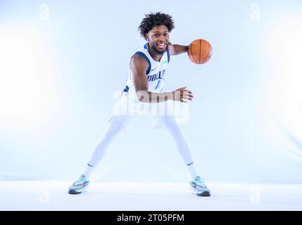 29 septembre 2023 : Dallas Mavericks garde Jordan Walker #16 pose lors de la Dallas Mavericks Media Day qui s'est tenue à l'American Airlines Center à Dallas, TX Albert Pena/Cal Sport Media Banque D'Images