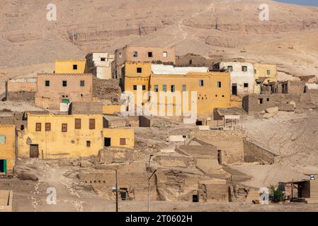 Village de Qurnet Murai près de Louxor, Egypte Banque D'Images
