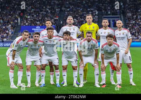 Milan, Italie. 03 octobre 2023. L'équipe SL Benfica s'aligne lors de la phase de groupes de l'UEFA Champions League 2023/24 - match de football du groupe D entre le FC Internazionale et SL Benfica au stade Giuseppe Meazza. Score final ; FC Internazionale 1 : 0 SL Benfica. Crédit : SOPA Images Limited/Alamy Live News Banque D'Images