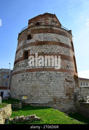 Située à Edirne, en Turquie, la tour macédonienne a été construite pendant la période romaine. Banque D'Images