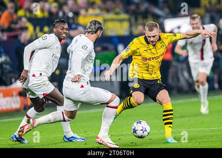 DORTMUND - Julian Ryerson du Borussia Dortmund lors du match de l'UEFA Champions League entre le Borussia Dortmund et l'AC Milan au signal Iduna Park le 4 octobre 2023 à Dortmund, Allemagne. ANP | Hollandse Hoogte | GERRIT VAN COLOGNE Banque D'Images