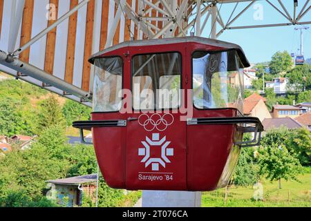 Un téléphérique des Jeux Olympiques de 1984 à Sarajevo, Yougoslavie (aujourd’hui Bosnie-Herzégovine) Banque D'Images