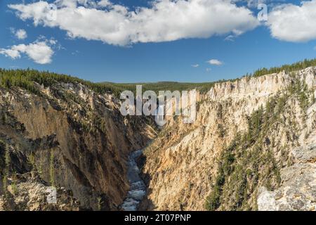 Vue panoramique sur le Grand Canyon de Yellowstone depuis Artist's point Banque D'Images