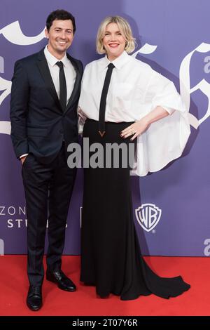 Londres, Royaume-Uni. 04 octobre 2023. LONDRES, ROYAUME-UNI - 04 OCTOBRE 2023 : Josey McNamara et Emerald Fennell assistent à la première de 'Saltburn' lors du gala d'ouverture du 67e BFI London film Festival au Royal Festival Hall de Londres, Royaume-Uni, le 04 octobre 2023. (Photo de Wiktor Szymanowicz/NurPhoto) crédit : NurPhoto SRL/Alamy Live News Banque D'Images