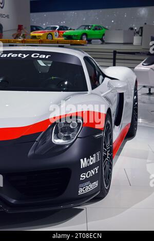 La voiture de sécurité Porsche 918 Banque D'Images