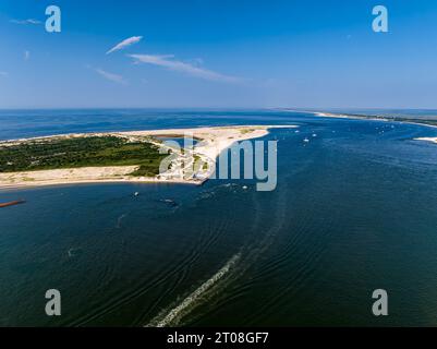 Une vue aérienne des eaux de Fire Island Inlet par un matin ensoleillé sur long Island, New York Banque D'Images