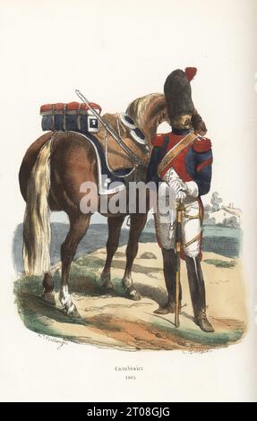 Uniforme des carabiniers, régiment de cavalerie lourde français, 1805. Porter une peau d'ours, un manteau bleu avec des épaulettes rouges, un pantalon blanc, des bottes, armé de carabine et d'épée. Carabinier. Gravure sur bois coloriée par François Rouget d’après une illustration d’Hippolyte Bellangé tirée de P.M. Laurent de l’Ardèche, Histoire de Napoléon, Paris, 1840. Banque D'Images