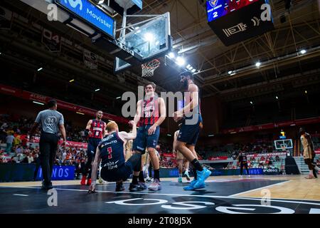 Murcie région de Murcie Espagne 27 septembre 2023 : NICO MANNION joueur de base italien de Baskonia MAIK KOTSAR joueur pivot estonien de Baskonia DANI Díez Banque D'Images