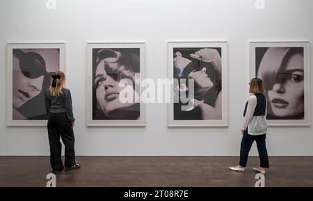 Gagosian, Londres, Royaume-Uni. 5 octobre 2023. Coïncidant avec Frieze London, Gagosian présente une vaste étude des débuts de la photographie de Richard Prince depuis la première décennie formatrice de sa carrière 1978 – 1988. L’exposition rassemble plus de 100 photographies de Prince issues de publicités imprimées, y compris la mode, les montres, les cigarettes et les bijoux, explorant l’intérêt précoce de Prince pour l’acte de re-photographie et l’investigation des médias, la fantaisie et le reportage véridique. Crédit : Malcolm Park/Alamy Live News Banque D'Images