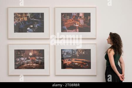 Gagosian, Londres, Royaume-Uni. 5 octobre 2023. Coïncidant avec Frieze London, Gagosian présente une vaste étude des débuts de la photographie de Richard Prince depuis la première décennie formatrice de sa carrière 1978 – 1988. L’exposition rassemble plus de 100 photographies de Prince issues de publicités imprimées, y compris la mode, les montres, les cigarettes et les bijoux, explorant l’intérêt précoce de Prince pour l’acte de re-photographie et l’investigation des médias, la fantaisie et le reportage véridique. Crédit : Malcolm Park/Alamy Live News Banque D'Images
