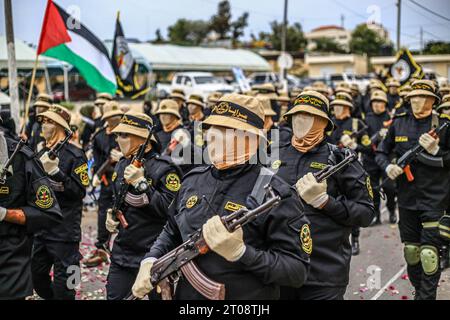 Gaza City, Palestine. 04 octobre 2023. Des militants palestiniens du Jihad islamique participent à un défilé militaire anti-israélien marquant le 36e anniversaire de la fondation du mouvement dans la ville de Gaza, le 4 octobre 2023. Photo de Ramez Habboub/ABACAPRESS.COM crédit : Abaca Press/Alamy Live News Banque D'Images