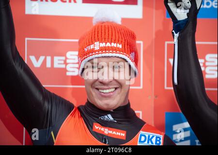 Felix LOCH Sieger (Mitte) BEI Siegerehrung Viessmann Rodel Weltcup in Igls, Österreich am 23.11.2013 Banque D'Images