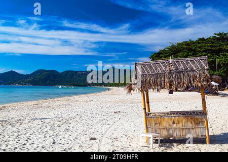 Paysage matinal de mer et de sable à Chaweng Beach, Ko Samui, Thaïlande Banque D'Images