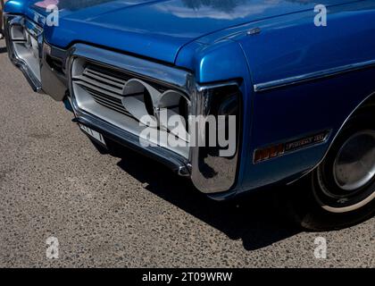 Minsk, Biélorussie, octobre 2023 - sport bleu voiture américaine Plymouth Fury. voiture rétro de luxe Banque D'Images