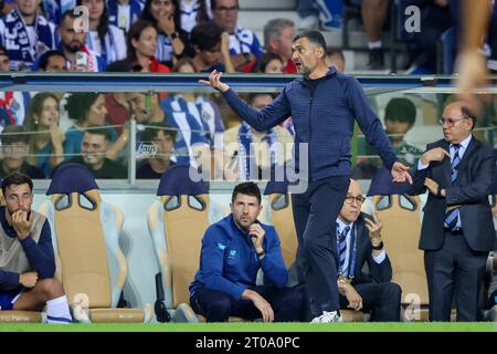 Sérgio Conceição entraîneur du FC Porto en action lors du match de l'UEFA Champions League Group H, match 2 entre le FC Porto et le FC Barcelone Banque D'Images