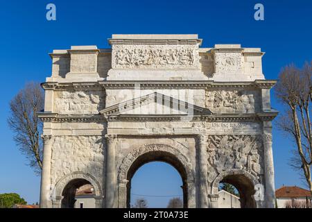 Arc triomphal romain, Orange, patrimoine mondial de l'UNESCO, Provence, France Banque D'Images