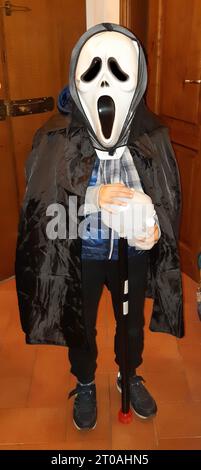 Enfant avec costume effrayant pour Halloween Banque D'Images