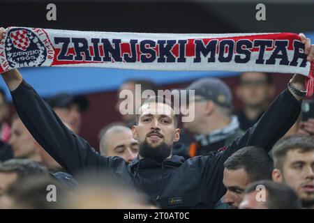 Birmingham, Royaume-Uni. 05 octobre 2023. Les fans de HŠK Zrinjski Mostar lors du match de l'UEFA Europa Conference League Aston Villa vs HŠK Zrinjski Mostar à Villa Park, Birmingham, Royaume-Uni, le 5 octobre 2023 (photo Gareth Evans/News Images) à Birmingham, Royaume-Uni le 10/5/2023. (Photo Gareth Evans/News Images/Sipa USA) crédit : SIPA USA/Alamy Live News Banque D'Images