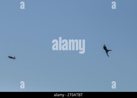 Avion de chasse Eurofighter EF-2000 Typhoon de l'armée de l'air allemande décollant pendant le Berlin, en Allemagne Banque D'Images