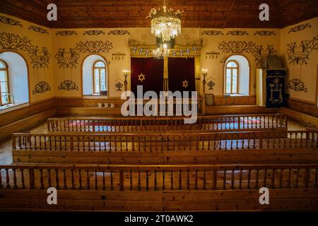 Intérieur de la synagogue à Akhaltsikhe, Géorgie. Banque D'Images