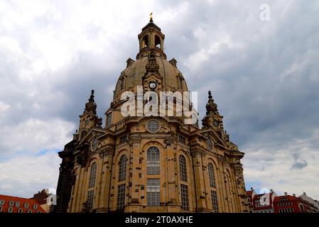 Frauenkirche - Église notre-Dame - ancienne église luthérienne de style baroque, Dresde Saxe Allemagne restaurée à partir de ruines Banque D'Images