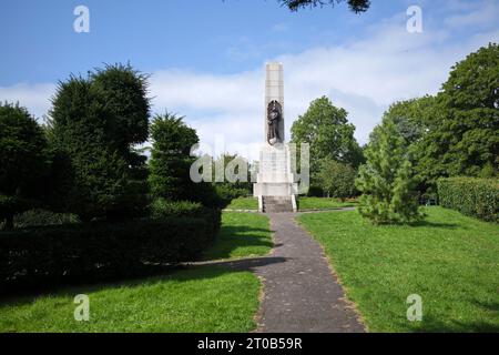 Mémorial de guerre dans Alexandra Gardens Park à Penarth South Wales Royaume-Uni Banque D'Images