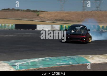 Calder Park Raceway Victoria Australie 30 septembre 2023, Une séquence d'images d'une voiture de sport Nissan 180 SX à double turbo à la dérive Banque D'Images