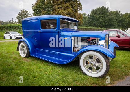 L’événement North West Casual Classic’s car Club s’est tenu au Burtonwood Heritage Centre, Warrington, où ce Ford modèle A fabriqué sur mesure était exposé Banque D'Images